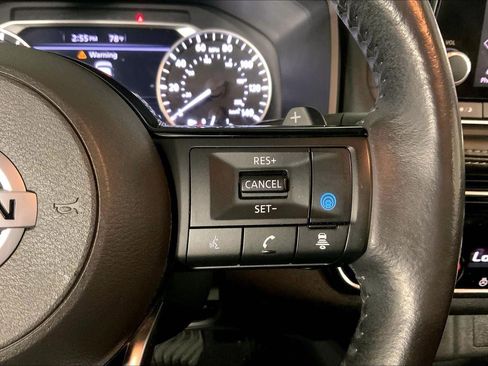 Used 2021 Nissan Rogue SV w/ Premium Package image 19