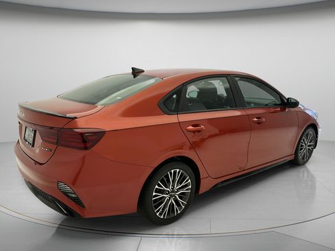 Used 2023 Kia Forte GT-Line w/ GT-Line Premium Package FWD image 5