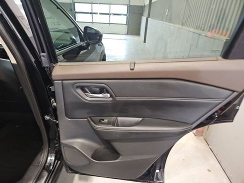 Certified 2023 Nissan Rogue SL w/ SL Premium Package image 22