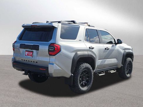 New 2026 Toyota 4Runner SR5 image 3