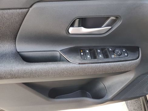 Certified 2025 Nissan Kicks SV AWD/4WD image 20