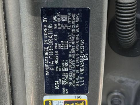 Used 2025 Kia Soul LX w/ LX Technology Package FWD image 27
