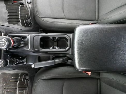 Used 2020 Jeep Wrangler Sport image 31