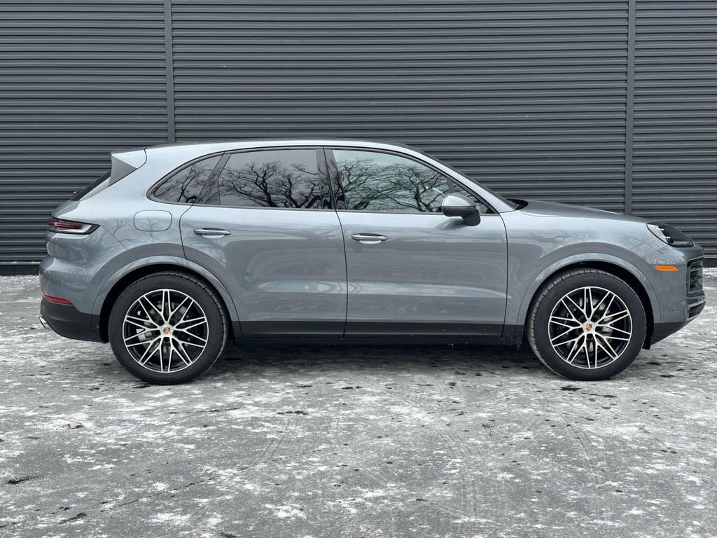 Used 2026 Porsche Cayenne AWD/4WD image 6