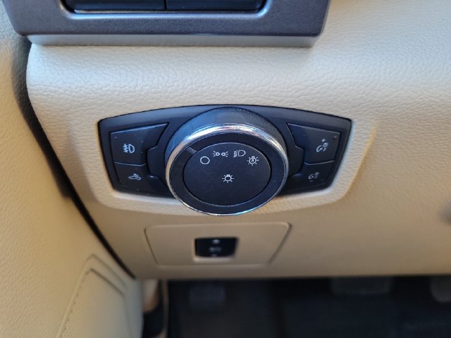 Used 2015 Ford F150 XLT w/ Equipment Group 302A Luxury AWD/4WD image 21