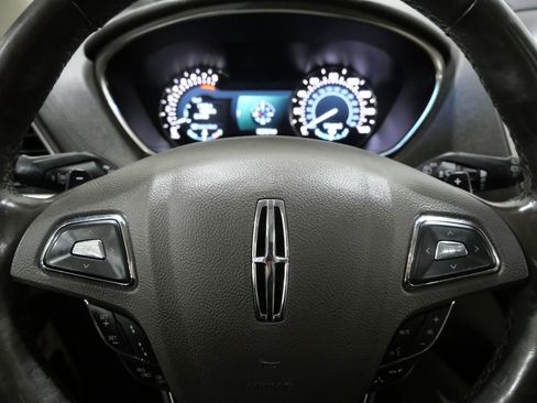 Used 2018 Lincoln MKX Reserve w/ Driver Assistance Package image 18