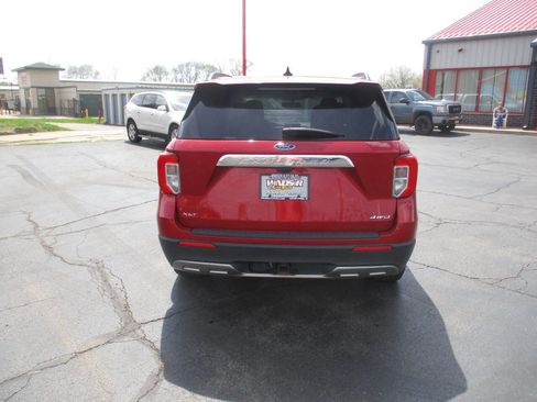 Used 2021 Ford Explorer XLT w/ Equipment Group 202A AWD/4WD image 4