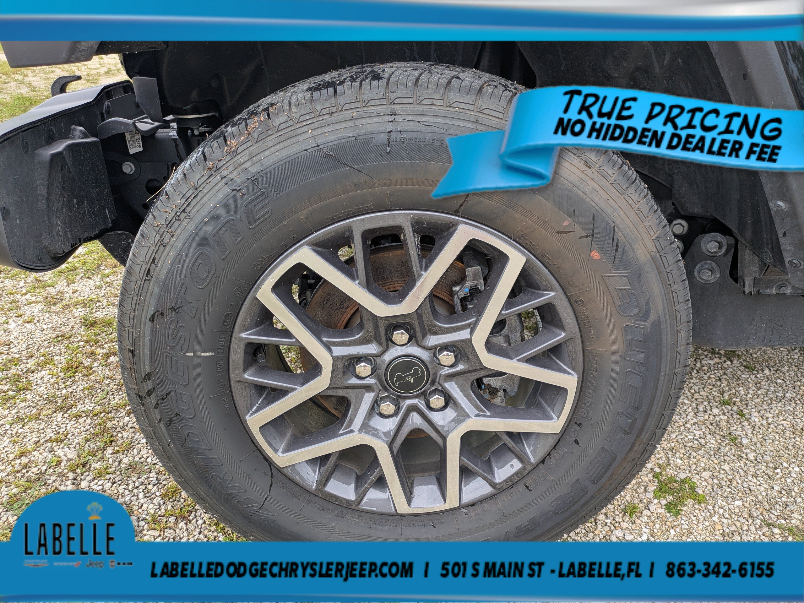 Used 2026 Jeep Wrangler Unlimited Sahara AWD/4WD image 11