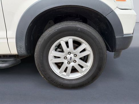 Used 2010 Ford Explorer Sport Trac XLT image 9