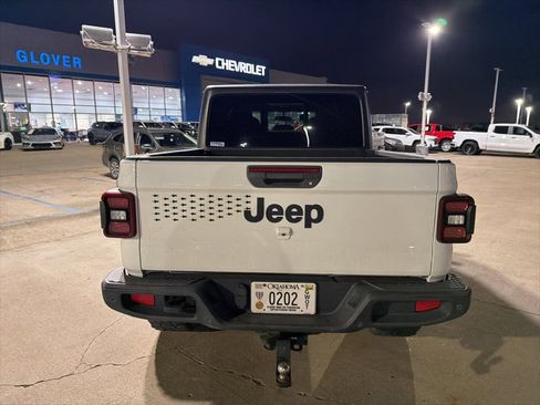 Used 2020 Jeep Gladiator Sport w/ Quick Order Package 24S image 8