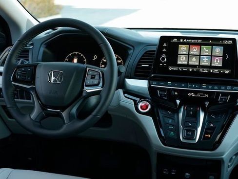 New 2026 Honda Odyssey Touring image 21