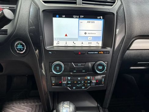 Used 2019 Ford Explorer XLT w/ Equipment Group 202A AWD/4WD image 19
