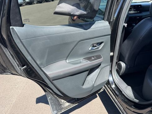 Used 2025 Nissan Kicks SR AWD/4WD image 18
