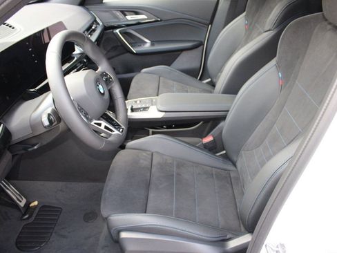 Used 2025 BMW X1 xDrive28i w/ Technology Package image 5