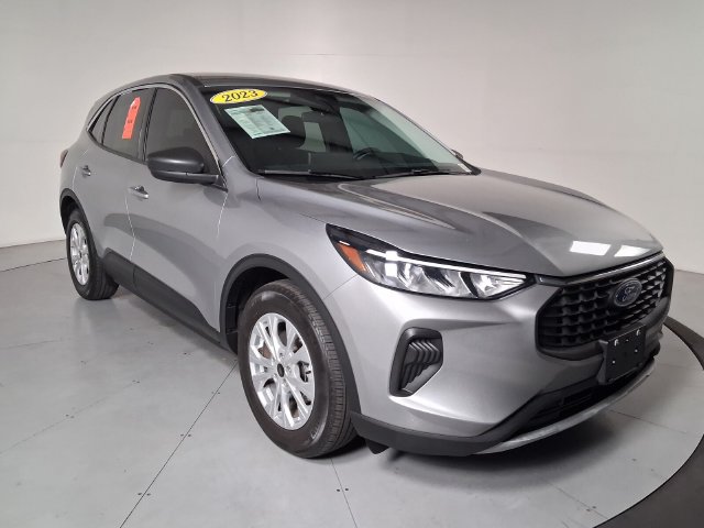 Used 2023 Ford Escape Active w/ Tech Pack #1 FWD image 2