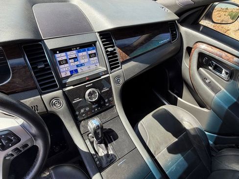 Used 2019 Ford Taurus Limited FWD image 18