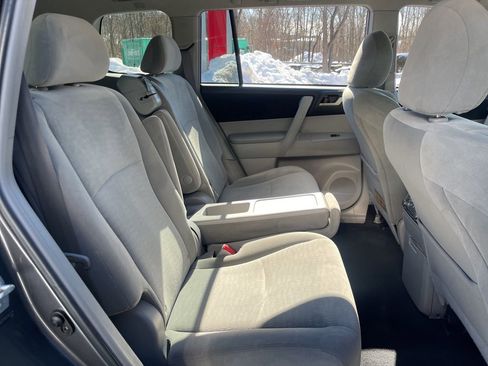 Used 2012 Toyota Highlander 4WD w/ Tech Pkg image 17