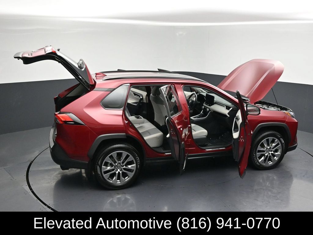Used 2023 Toyota RAV4 XLE Premium AWD/4WD image 33
