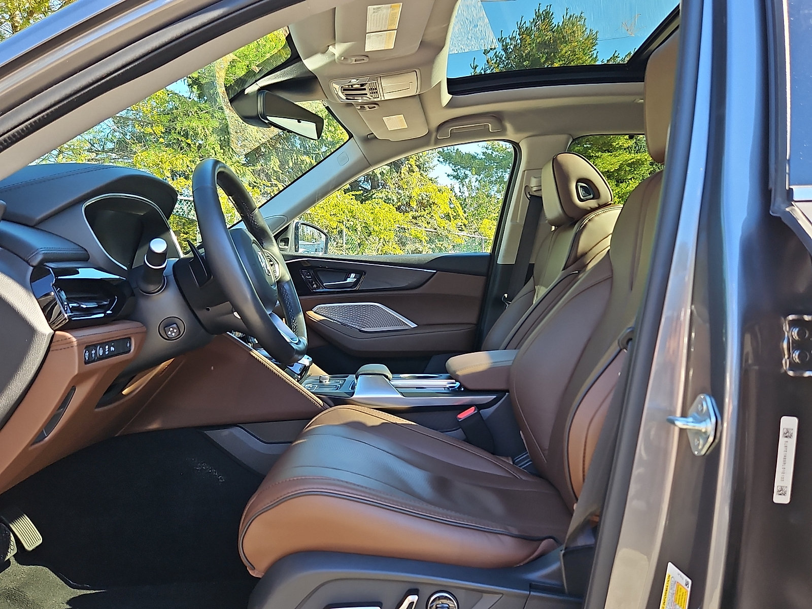 Used 2024 Acura MDX w/ Advance Package AWD/4WD image 15
