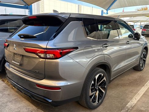 Used 2023 Mitsubishi Outlander SE Black Edition image 7