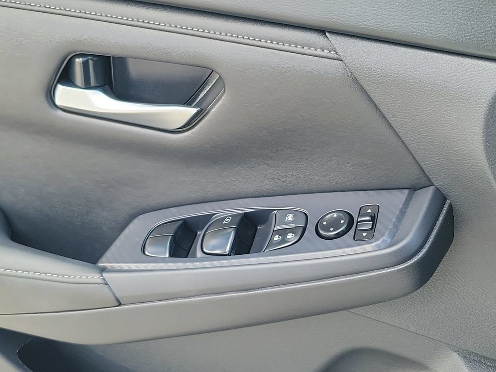 Certified 2024 Nissan Sentra SV FWD image 19