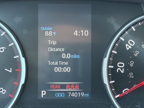 Used 2021 Toyota RAV4 XLE AWD/4WD image 22