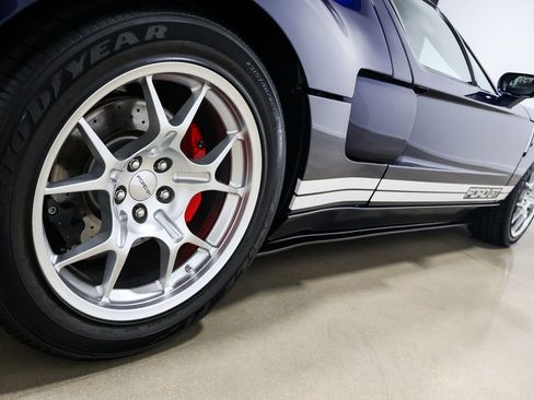 Used 2006 Ford GT RWD image 26