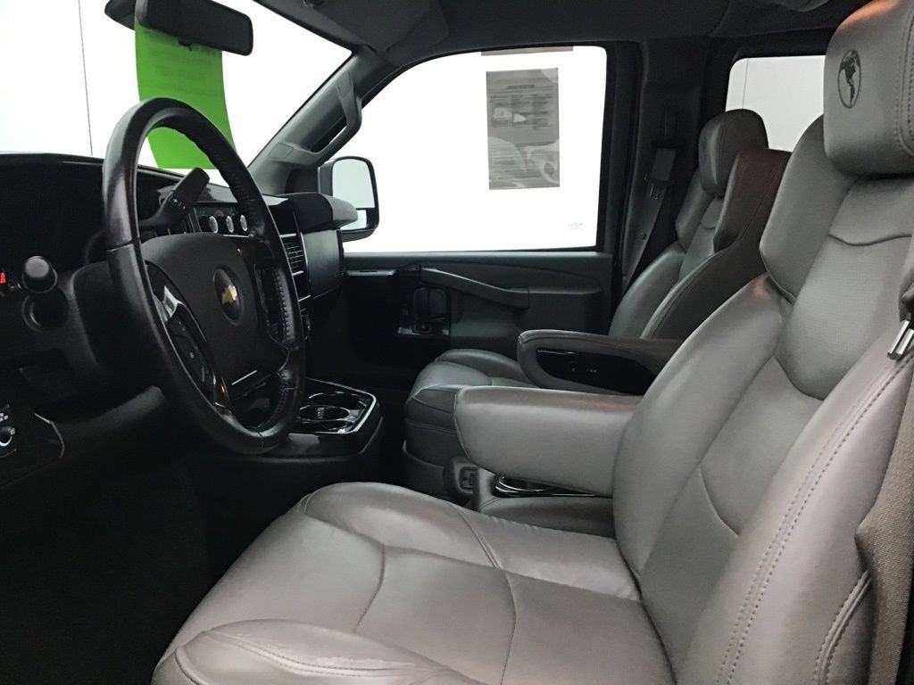 Used 2020 Chevrolet Express 2500 w/ Enhanced Convenience Package RWD image 19