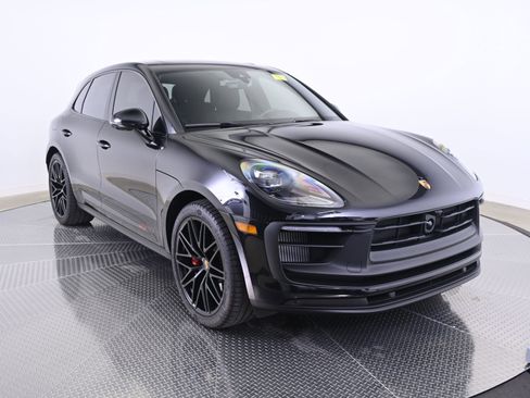 Used 2025 Porsche Macan GTS image 9