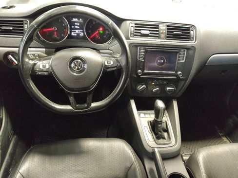 Used 2017 Volkswagen Jetta SE FWD image 22