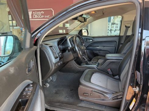 Used 2022 Chevrolet Colorado Z71 w/ Safety Package AWD/4WD image 13