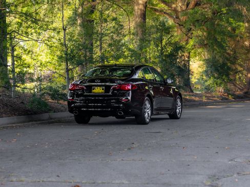 Used 2019 INFINITI Q70 Luxe RWD image 44