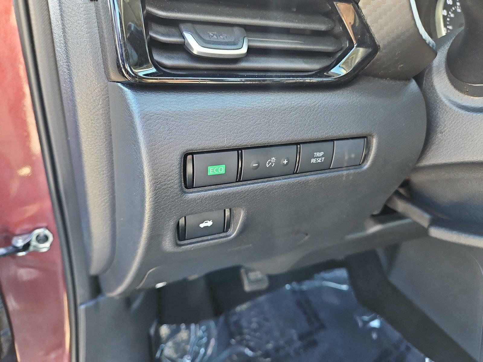 Used 2024 Nissan Sentra SV FWD image 21