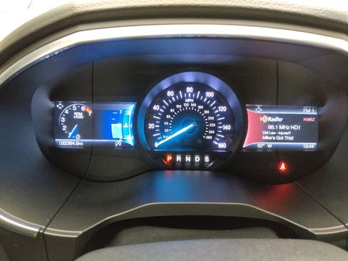 Used 2019 Ford Edge Titanium FWD image 23