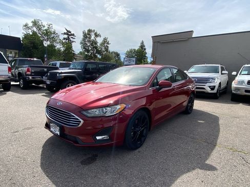 Used 2019 Ford Fusion SE w/ Equipment Group 151A FWD image 7