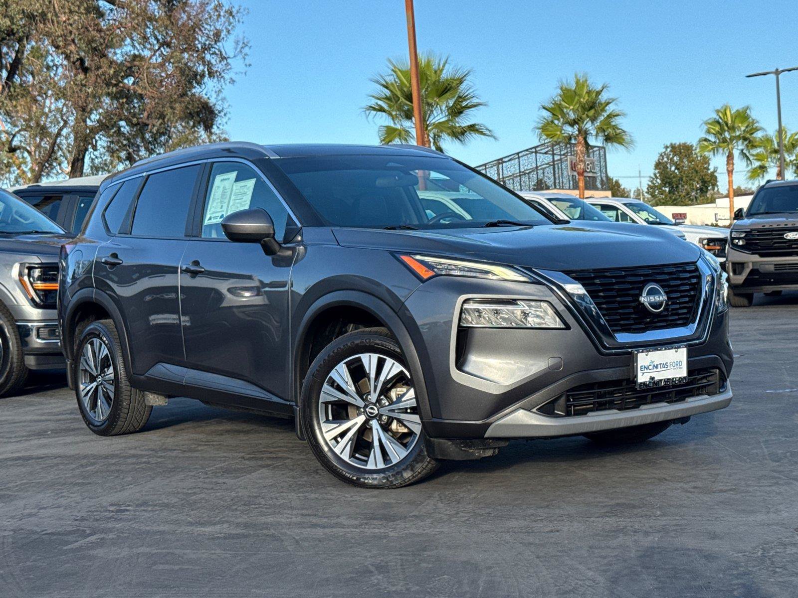 Used 2023 Nissan Rogue SV w/ SV Premium B Package AWD/4WD image 2