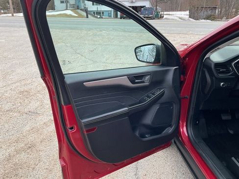 Certified 2022 Ford Escape SE w/ Cold Weather Package image 10