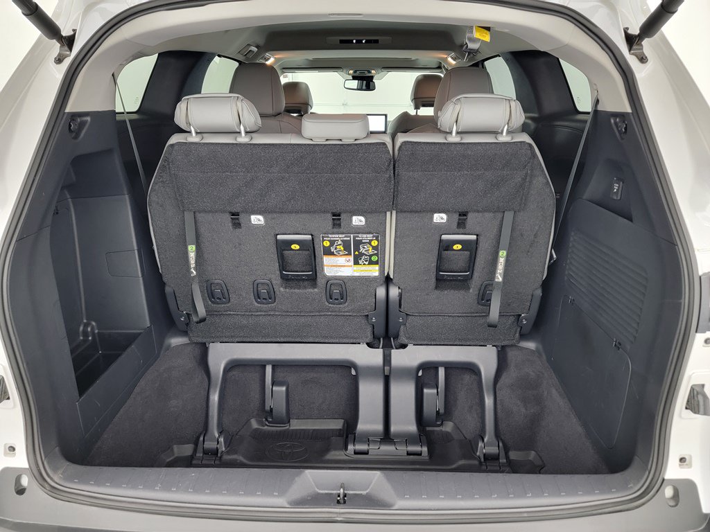 Used 2025 Toyota Sienna XLE w/ XLE Plus Package AWD/4WD image 31