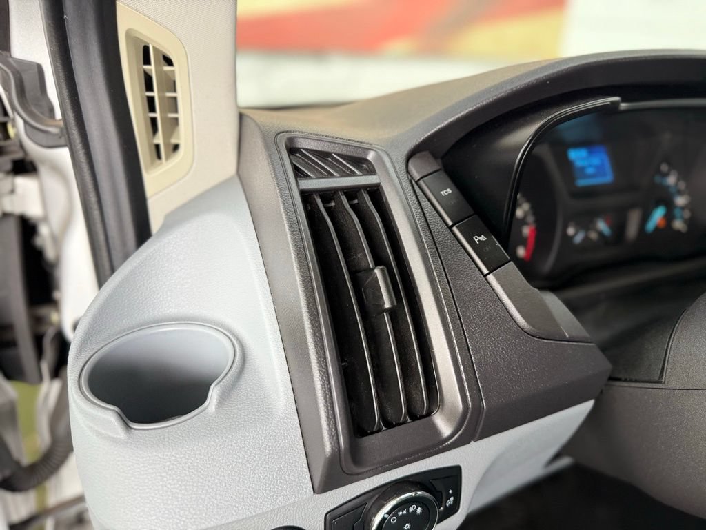 Used 2015 Ford Transit 150 XLT RWD image 31