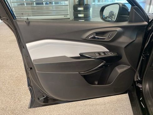 New 2025 Chevrolet Trax LT w/ Driver Confidence Package image 24