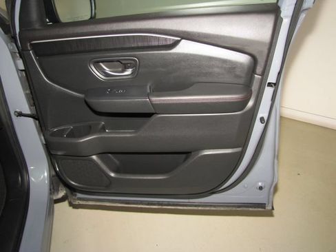 Certified 2025 Honda Pilot Black Edition image 22