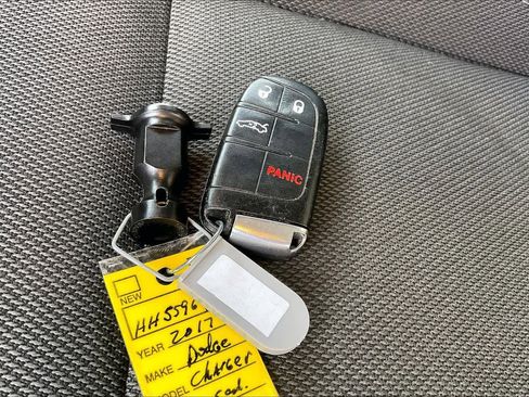 Used 2017 Dodge Charger SE w/ Blacktop Package image 13