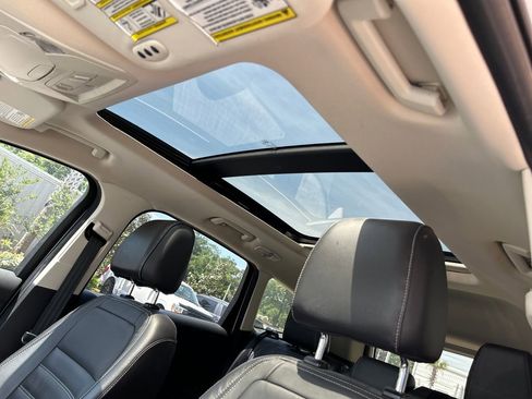 Used 2017 Ford Escape Titanium image 13