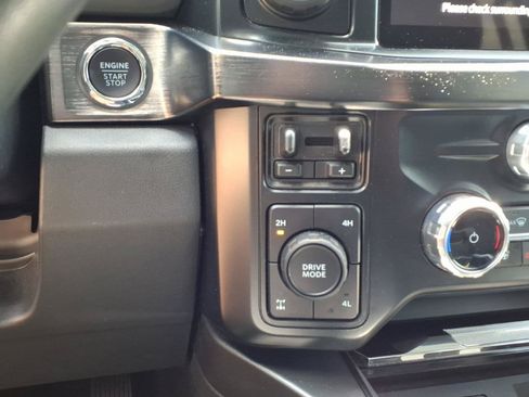 Used 2023 Ford F250 Lariat w/ Lariat Ultimate Package AWD/4WD image 16