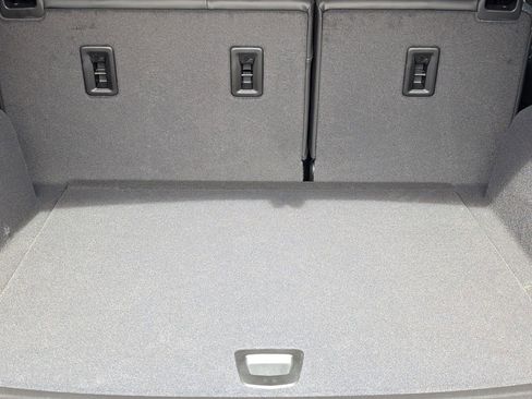 New 2026 Cadillac XT5 Luxury image 19