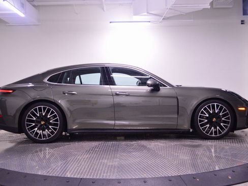 Certified 2025 Porsche Panamera 4 AWD/4WD image 6