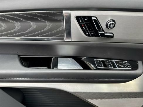 New 2026 Cadillac Vistiq Platinum image 11