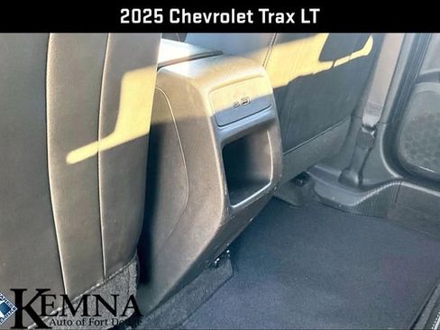 Used 2025 Chevrolet Trax LT w/ Driver Confidence Package FWD image 12