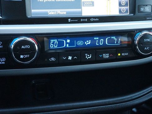 Used 2017 Toyota Highlander SE image 38