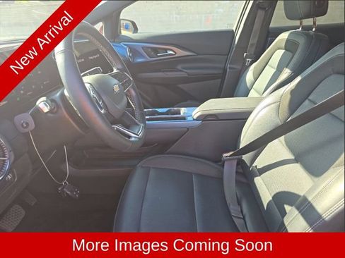 Used 2024 Chevrolet Equinox EV LT FWD image 11